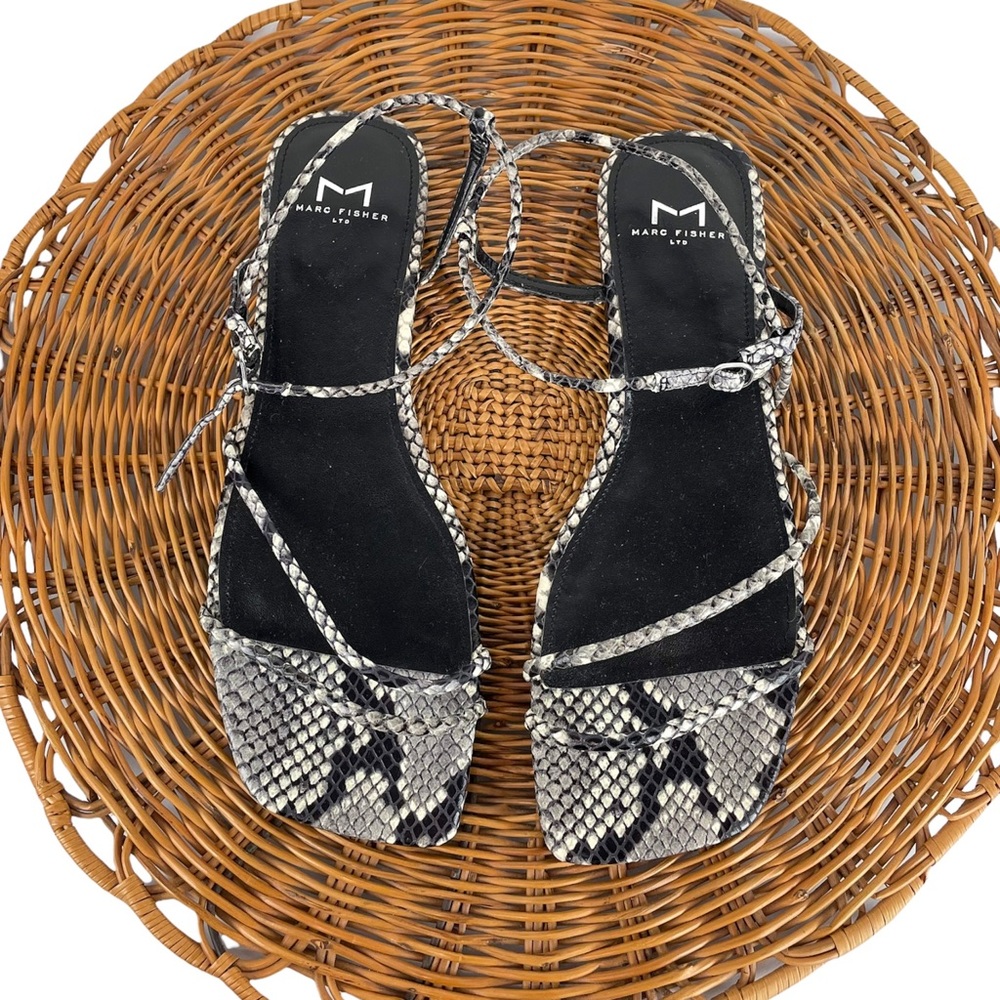 NEW Marc Fisher Sz 9.5 Marg 2 Flat Sandals Black White Snakeskin Strappy Leather